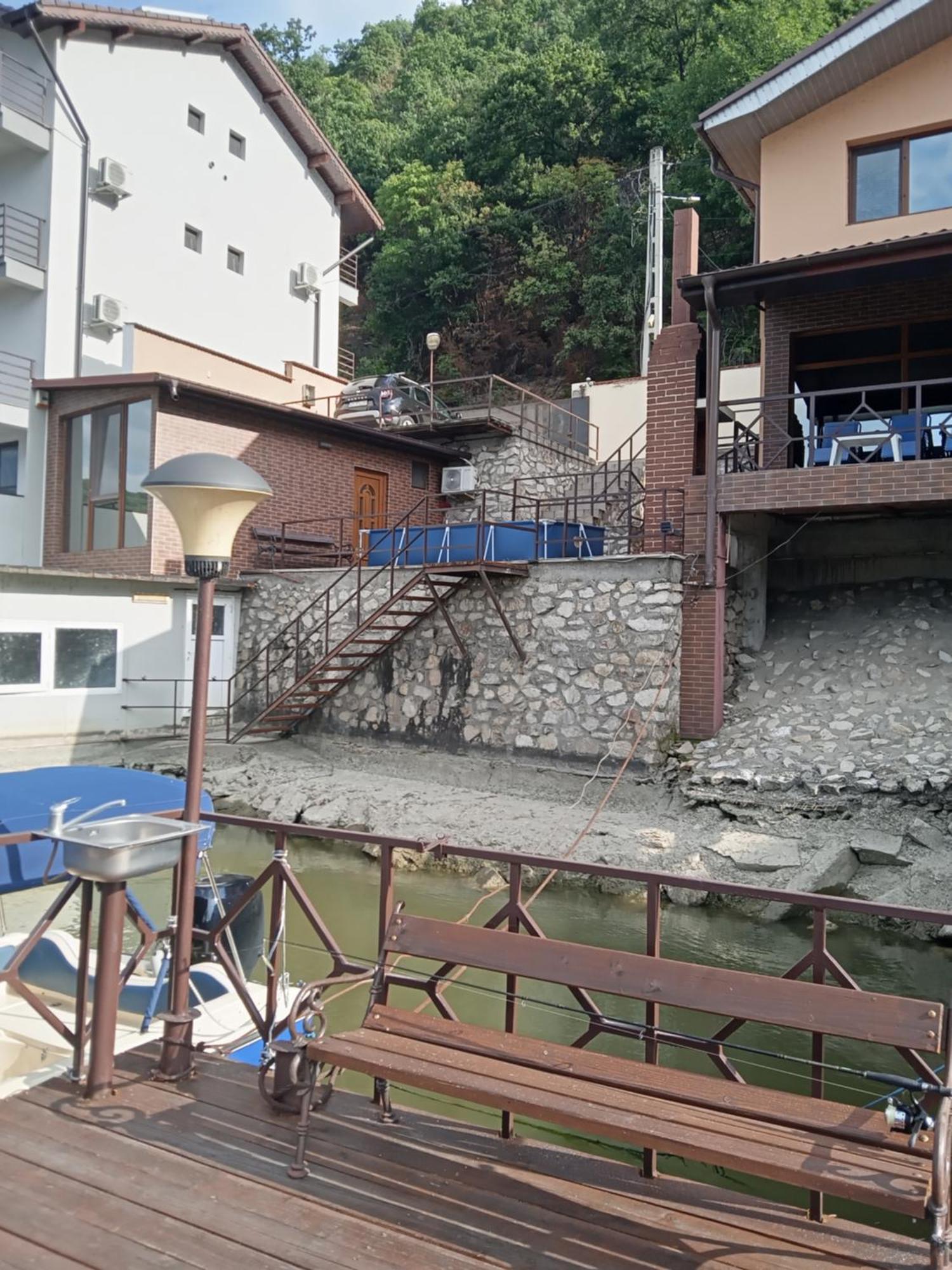 Casa Bobo Dubova Villa Kültér fotó